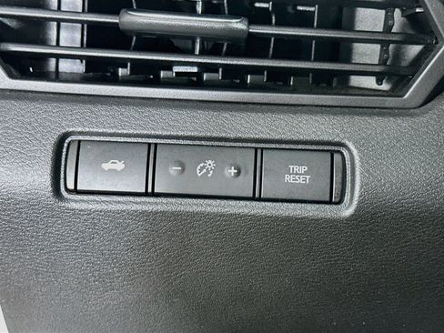 Used 2025 Nissan Altima 2.5 SR FWD image 16