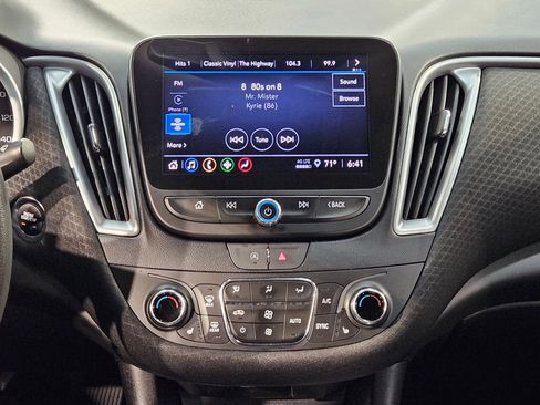Used 2023 Chevrolet Malibu LT FWD image 16