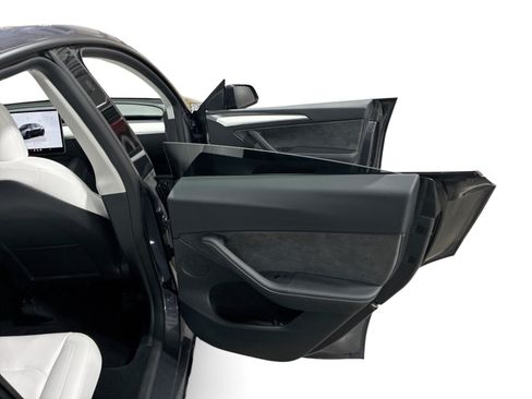 Certified 2023 Tesla Model Y Long Range AWD/4WD image 12