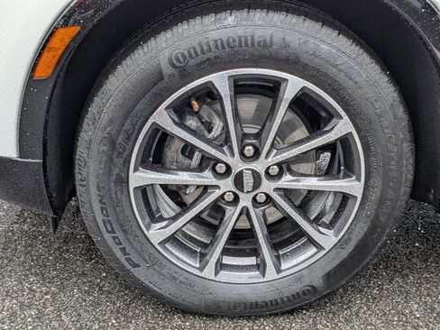 Used 2024 Cadillac XT4 Sport w/ Cold Weather Package FWD image 10