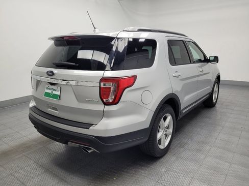 Used 2019 Ford Explorer XLT FWD image 9