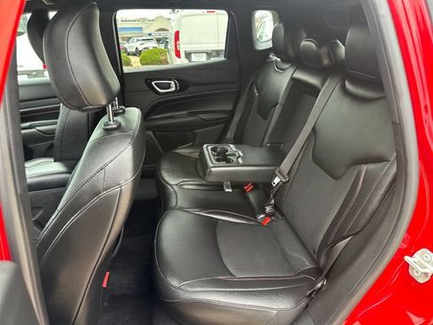 Used 2024 Jeep Compass Trailhawk AWD/4WD image 25