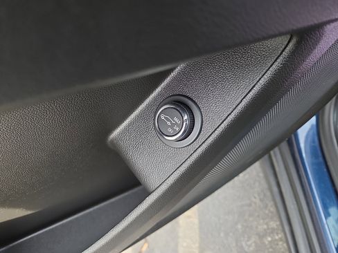 Used 2023 Chevrolet Traverse LT w/ LPO, Floor Liner Package image 36