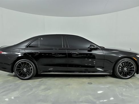 Used 2024 Mercedes-Benz S 580e 4MATIC Sedan image 11