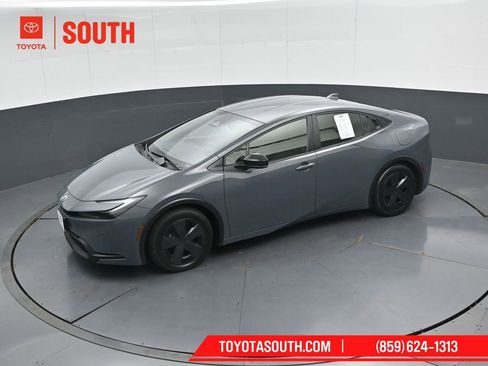 Used 2025 Toyota Prius LE FWD image 51