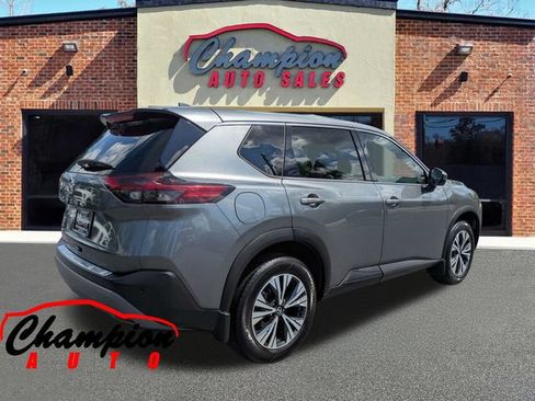 Used 2021 Nissan Rogue SV FWD image 4