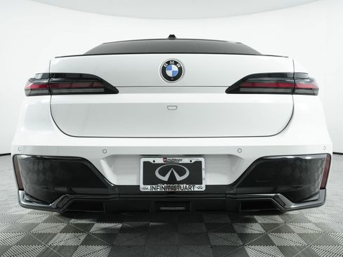 Used 2023 BMW 740i w/ Parking Assistance Package image 15