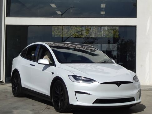 Used 2023 Tesla Model X image 11
