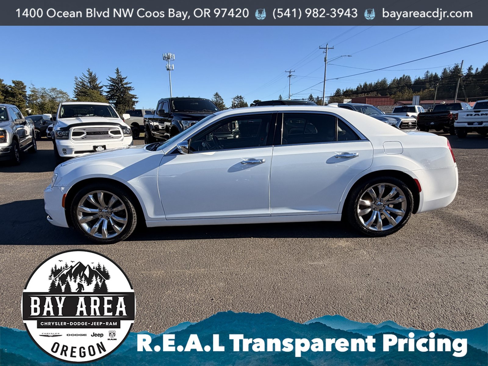 Used 2019 Chrysler 300 Limited w/ Light Group RWD image 3