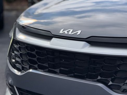 Used 2023 Kia Sportage EX image 7