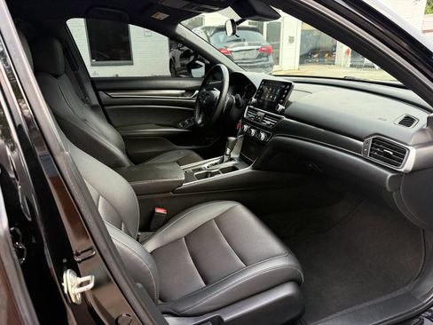 Used 2019 Honda Accord Sport image 12