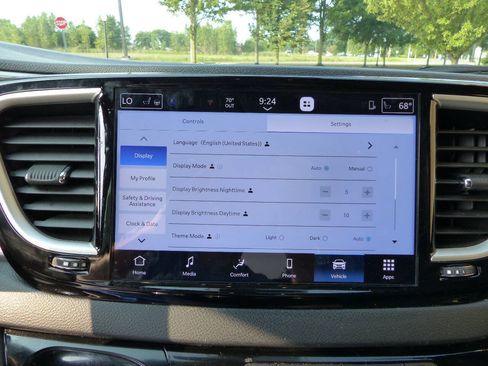 Used 2026 Chrysler Pacifica Select FWD image 33