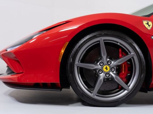Used 2021 Ferrari F8 Tributo Base image 13