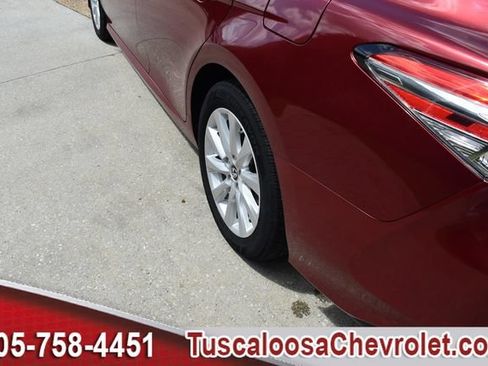 Used 2019 Toyota Camry LE FWD image 14