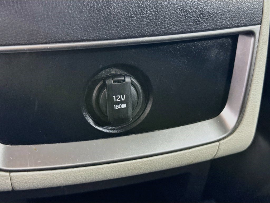 Used 2024 Kia Carnival LX FWD image 42