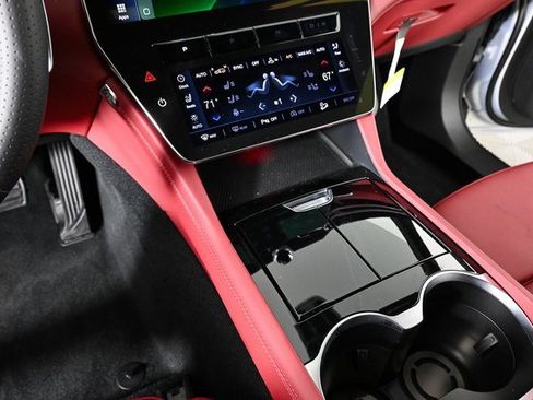 New 2025 Maserati Grecale GT image 19