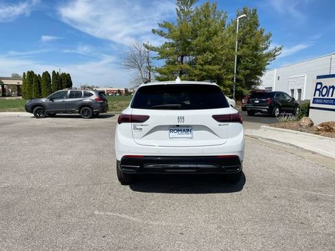 Used 2025 Buick Envision Sport Touring AWD/4WD image 4