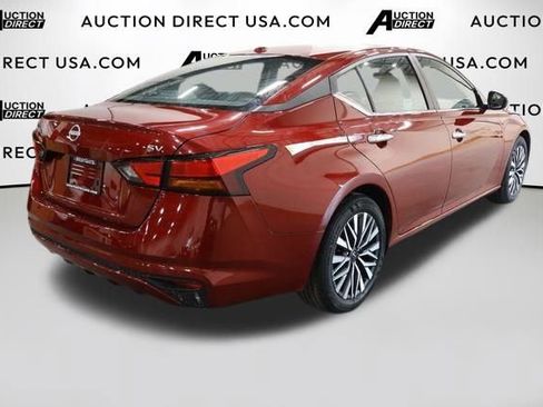 Used 2024 Nissan Altima 2.5 SV FWD image 47