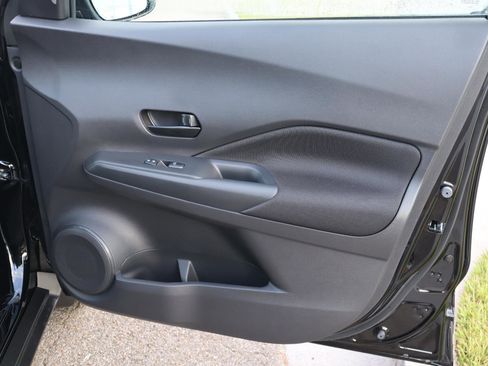 Used 2025 Nissan Kicks Play S image 39