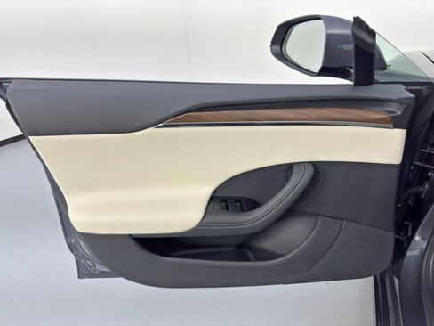 Used 2022 Tesla Model S image 46