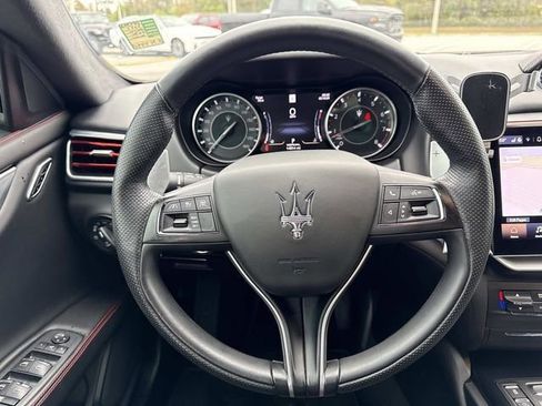 Used 2023 Maserati Ghibli Modena image 17