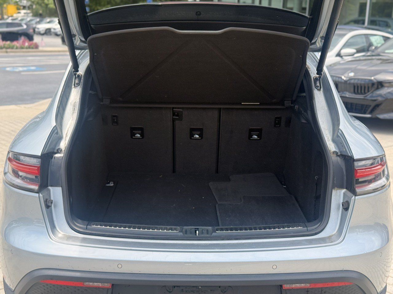 Used 2023 Porsche Macan S AWD/4WD image 18