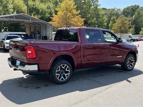 Used 2025 RAM 1500 Laramie image 12