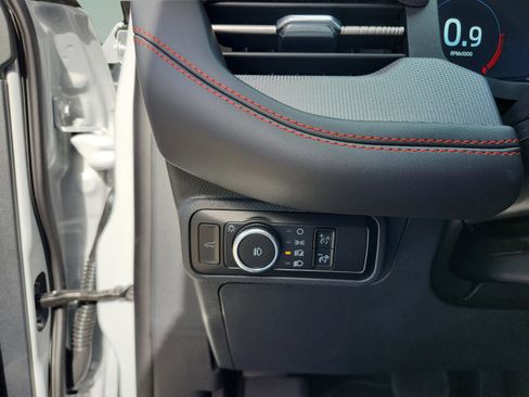 New 2026 Ford Explorer ST-Line w/ ST-Line Street Pack image 12