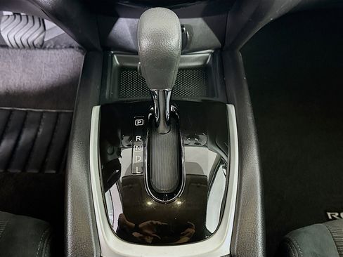 Used 2015 Nissan Rogue SV w/ SV Premium Package FWD image 25