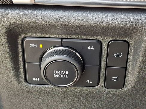 Used 2025 Ford Expedition Platinum AWD/4WD image 24