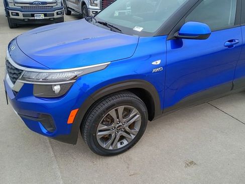 Used 2021 Kia Seltos LX image 4