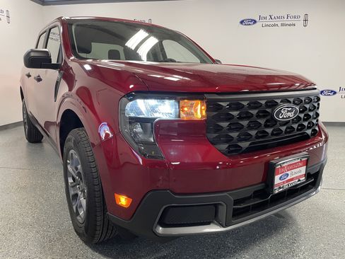 New 2025 Ford Maverick XLT w/ Equipment Group 301A image 28