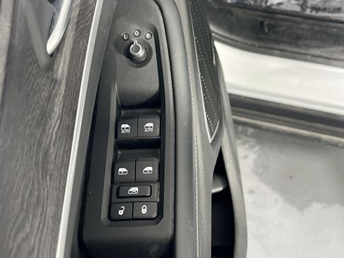 Used 2022 Jeep Grand Cherokee Limited image 17