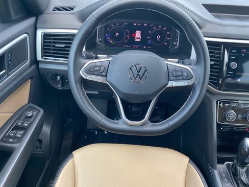 Certified 2023 Volkswagen Atlas Cross Sport SE w/ Panoramic Sunroof Package AWD/4WD image 6