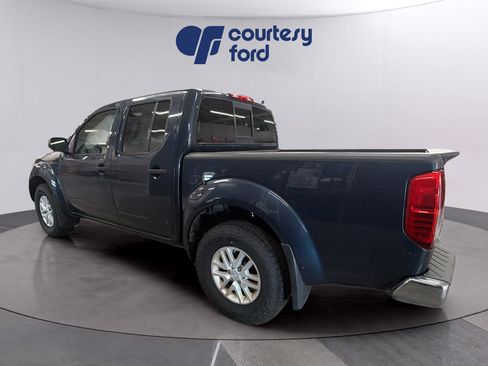 Used 2018 Nissan Frontier SV AWD/4WD image 5