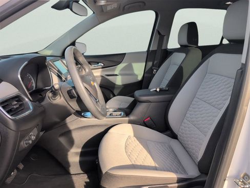 Used 2018 Chevrolet Equinox LS image 14