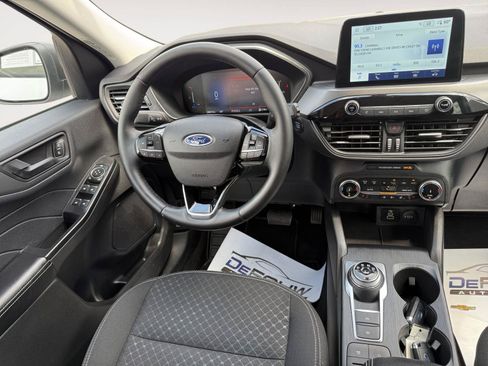Used 2025 Ford Escape Active AWD/4WD image 11