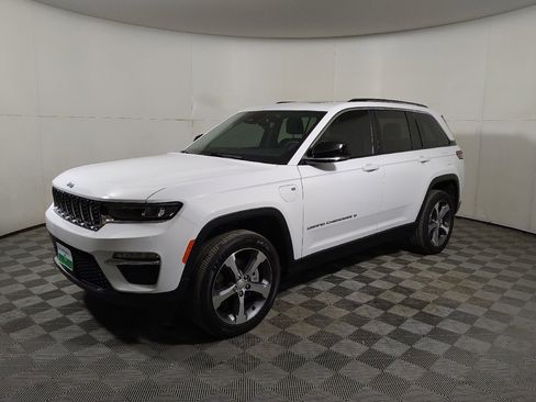 Used 2022 Jeep Grand Cherokee Limited 4xe image 2