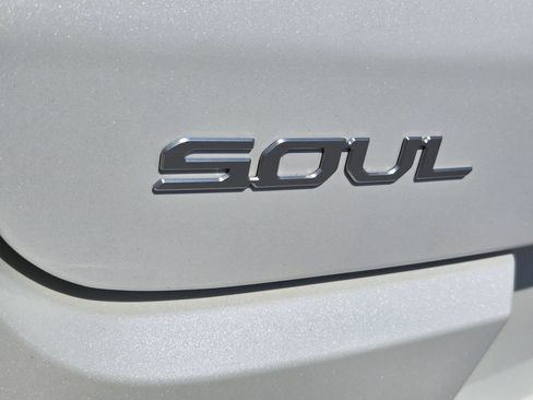 Certified 2025 Kia Soul LX w/ LX Technology Package FWD image 12