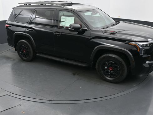 Used 2026 Toyota Sequoia TRD Pro AWD/4WD image 33