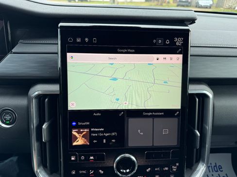 Used 2025 GMC Acadia Elevation image 28