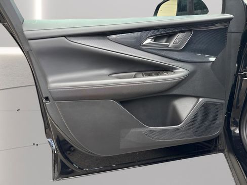 New 2026 Chevrolet Blazer EV LT image 18