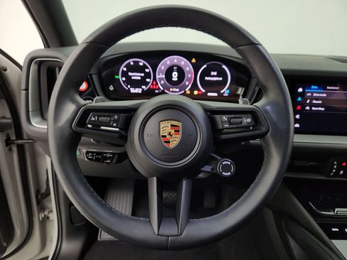 Used 2024 Porsche Cayenne AWD/4WD image 10
