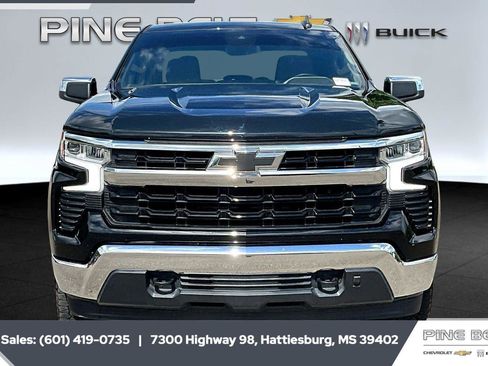 Used 2023 Chevrolet Silverado 1500 LT w/ Z71 Off-Road Package AWD/4WD image 3