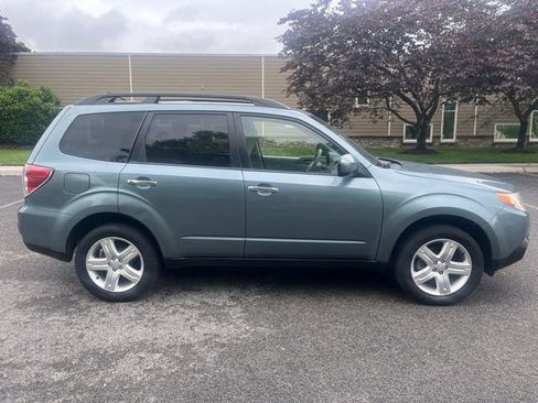 Used 2010 Subaru Forester 2.5X Premium AWD/4WD image 4