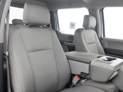 Used 2016 Ford F150 XLT w/ Equipment Group 302A Luxury AWD/4WD image 33