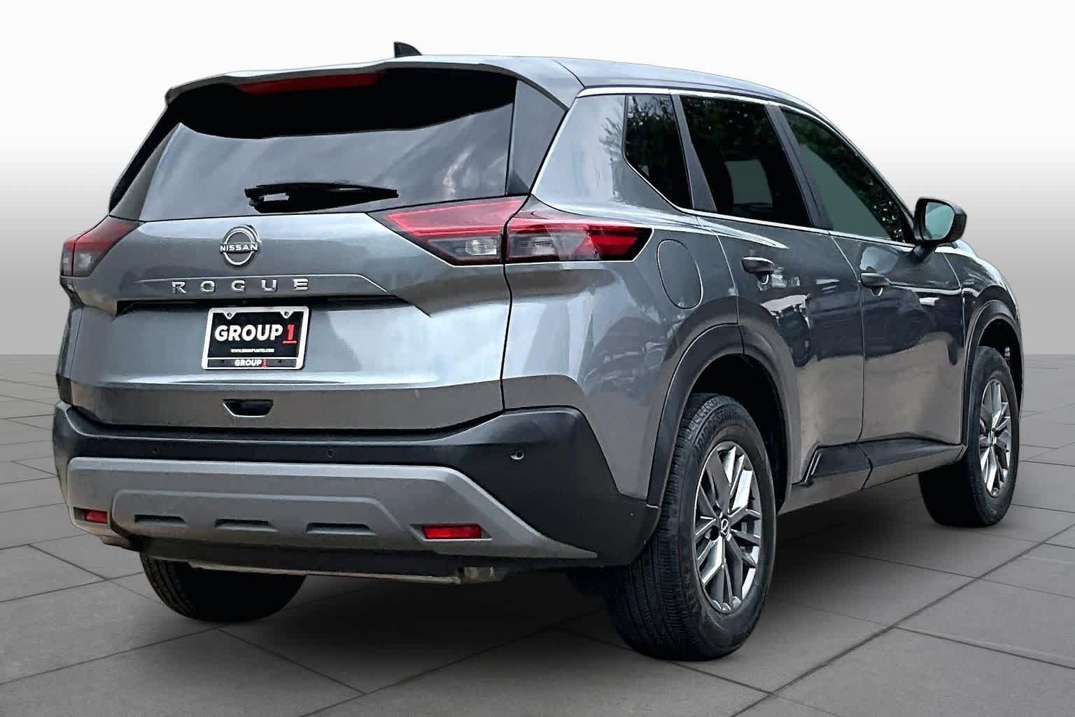 Used 2023 Nissan Rogue S FWD image 13