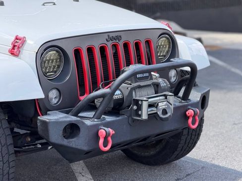 Used 2018 Jeep Wrangler Unlimited Sport AWD/4WD image 5