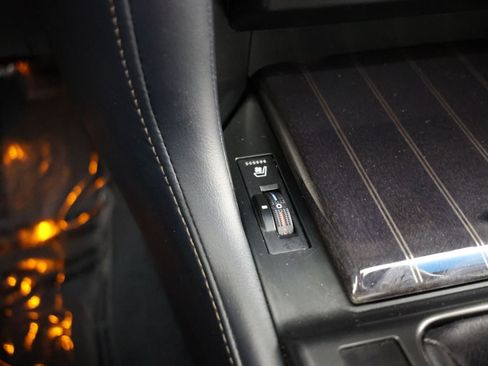 Used 2023 Lexus GX 460 Premium w/ Accessory Package AWD/4WD image 9