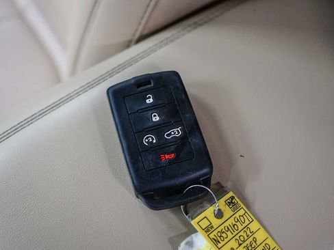 Used 2022 Jeep Grand Cherokee L Limited RWD image 30
